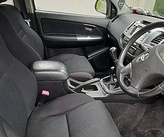 Toyota Hilux 3.0 d4d Invincible - Image 4/8