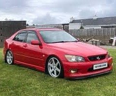 Lexus is200