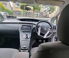Toyota Prius 1.8 Hybrid Automatic - Image 3/10