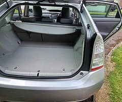 Toyota Prius 1.8 Hybrid Automatic - Image 8/10