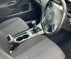 VW Passat 1.6 TDI Bluemotion R Line Estate - Image 8/10