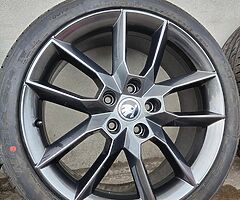 Genuine Octavia VRS 18 inch Alloys