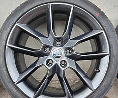 Genuine Octavia VRS 18 inch Alloys