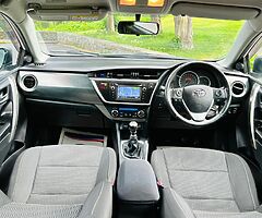 131 Toyota Auris 1.4 Diesel, low km, NCT 07/23 - Image 6/10