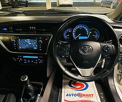 131 Toyota Auris 1.4 Diesel, low km, NCT 07/23 - Image 9/10