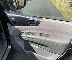 2007 Kia Sedona - Image 10/10