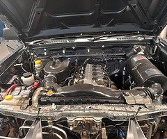 Nissan NP 300 2.4 petrol very good condition and clean - Image 3/5