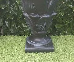 Concrete flower pots and furniture - Image 5/10