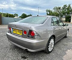 2003 Lexus IS 200