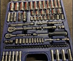Blue-Point.
100pc 1/4"+ 3/8"Dr. General Service Set
2100MBPGSSUK .