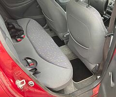 Toyota Yaris - Image 7/9