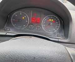 Red 1.9 TDI golf van - Image 4/5