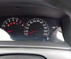 Toyota Corolla saloon1.4 - Image 8/10