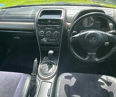 Is200 - Image 7/8