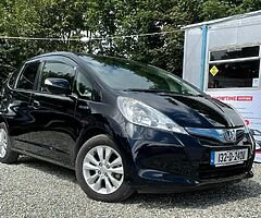 HONDA FIT HYBRID 2013 LEATHER PACKAGE