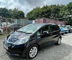 HONDA FIT HYBRID 2013 LEATHER PACKAGE