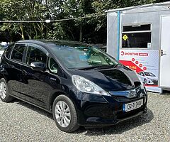 HONDA FIT HYBRID 2013 LEATHER PACKAGE - Image 3/10