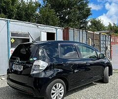 HONDA FIT HYBRID 2013 LEATHER PACKAGE - Image 4/10