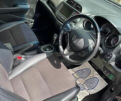HONDA FIT HYBRID 2013 LEATHER PACKAGE - Image 7/10