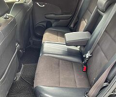 HONDA FIT HYBRID 2013 LEATHER PACKAGE - Image 9/10