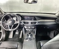 2018 Alfa Romeo Stelvio Ti $29,999 - Image 3/10