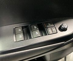 2017 Toyota Highlander XLE $31,270 - Image 8/10