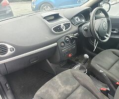 2010 RENAULT CLIO 1.2 PETROL MANUAL FOR BREAKING ONLY! - Image 4/6