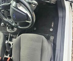 Ford Fiesta - Image 6/9
