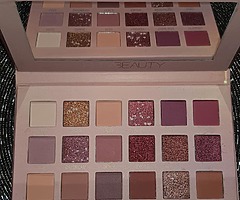 Huda Beauty New Nude palette only €22 - Image 3/3