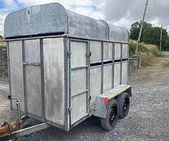 Murphy cattle trailer