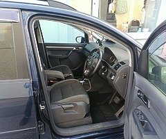 Volkswagen touran 7 seater automatic. - Image 7/9