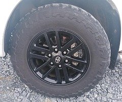 2012 Hilux Invincible x - Image 9/10