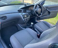 2004 Ford Focus Zetec 1.4 - Image 4/10