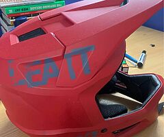 LEATT - Helmet MTB 4.0 Enduro - Size Medium Bike helmet