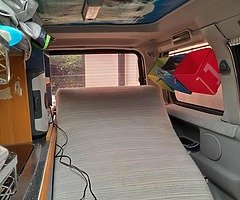 Motor camper van