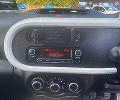 2015 RENAULT TWINGO 1.0LTR 4DR - Image 8/10