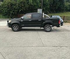 Toyota Hilux 2008 manual transmission low Milage - Image 4/10