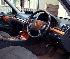 Mercedes Benz E200 Elegance - Image 8/10