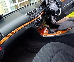 Mercedes Benz E200 Elegance - Image 9/10