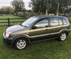 07 Ford Fusion 1,4 petrol,low 80 k mls,new 4tyres,2 owners,test and tax out 1000€ - Image 4/10