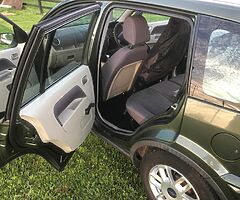 07 Ford Fusion 1,4 petrol,low 80 k mls,new 4tyres,2 owners,test and tax out 1000€ - Image 5/10