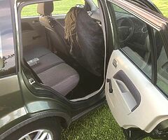 07 Ford Fusion 1,4 petrol,low 80 k mls,new 4tyres,2 owners,test and tax out 1000€ - Image 6/10