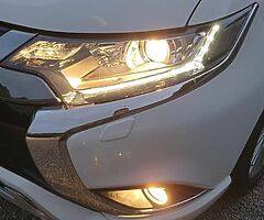 2019 MITSUBISHI OUTLANDER PLUG-IN HYBRID 4X4 AUTOMATIC 
 - Image 6/10