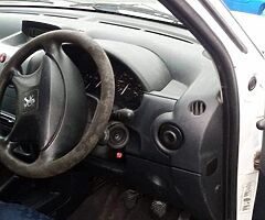 08 Peugeot partner￼