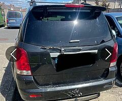 Rexton jeep 2.7 tdi for parts or field use etc