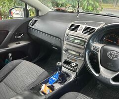 Toyota Avensis d4d diesel 
6 speed manual - Image 9/10