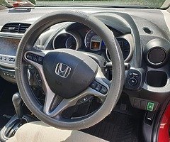 Honda Fit Hybrid Navi premium selection, 2011