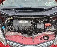 Honda Fit Hybrid Navi premium selection, 2011 - Image 8/10