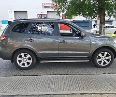 AUTOMATIC 4WD HYUNDAI SANTA FE 7 SEATER FULL LEATHER * Trade in welcome  * READ AD* MANUAL