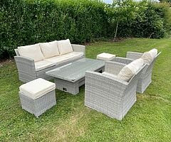 GARDEN RATTAN FURNITURE + RISING TABLE. - DELIVERY  - Image 3/4